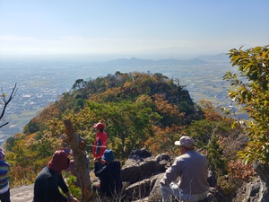 11月23日　「東近江トレイル　箕作山コース」が開催されました。