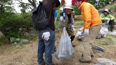 二日続けて、清掃登山！