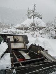 雪の美山かやぶきの里