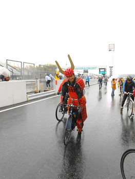 2012.11.17　鈴鹿エンデューロに五環生活チームで参戦