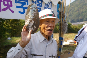 湖、水、貝を熱く語る漁師