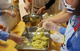 おやつ作り