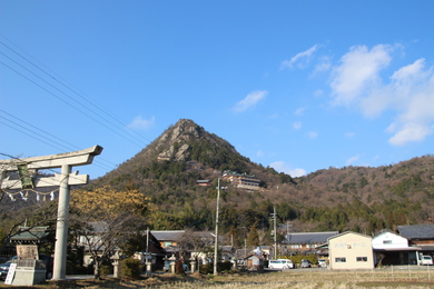 太郎坊宮(阿賀神社)