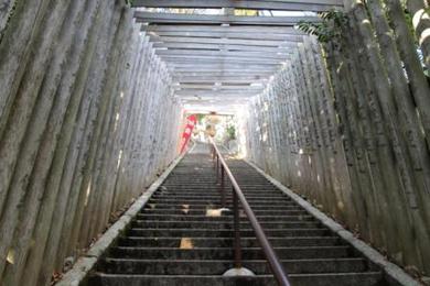 太郎坊宮(阿賀神社)