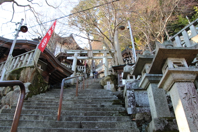 太郎坊宮(阿賀神社)