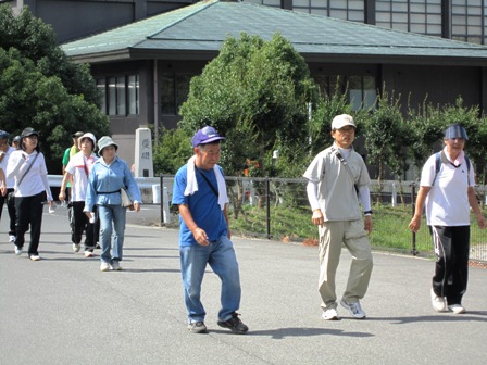 史跡めぐりウォークを開催しました