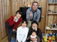 美和子のお母さんの友達と記念写真