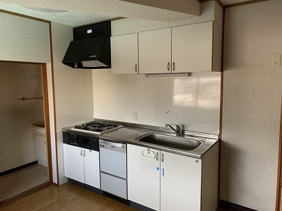 東近江市でキッチン　リビングの改装しています。