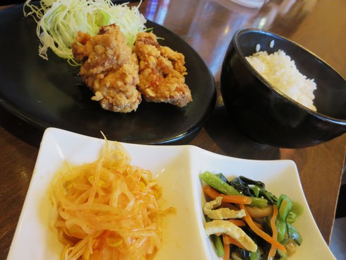 ★2015年新店★ランチ限定定食（鶏とんこつ白・唐揚げ・小鉢）『中華そば 八真道』@滋賀県大津市馬場