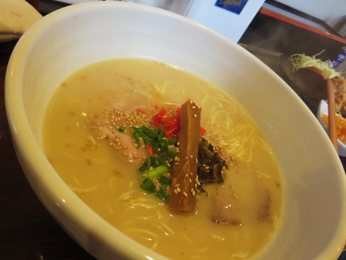★2015年新店★ランチ限定定食（鶏とんこつ白・唐揚げ・小鉢）『中華そば 八真道』@滋賀県大津市馬場