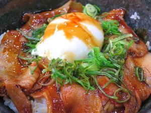 くら寿司 イベリコ豚丼２杯目(^O^)