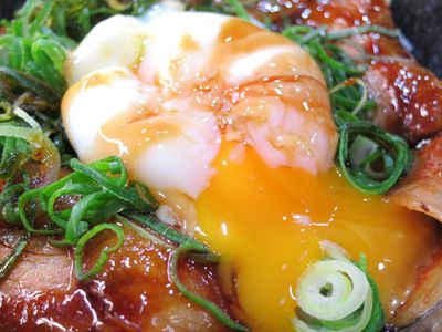 くら寿司 イベリコ豚丼２杯目(^O^)
