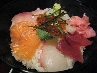 海鮮丼・・・・。