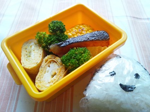 おにぎり弁当とお店の宣伝ｗｗ