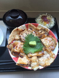 しが咲く屋豚丼。 2015/12/06 18:43:50