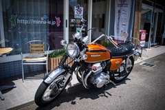 バイクで来店♪
