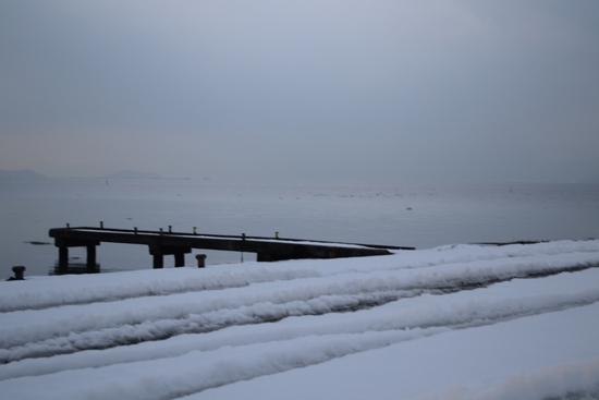 雪の琵琶湖