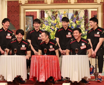 お祭り人 ｍｏｍｏ ｔａｒｏの滋賀咲くblog 今夜バレーボール全日本男子がビストロｓｍａｐ出演でバレー対決 女子は会見で こころはひとつ