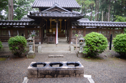 鎮守の森で歌声響く　立田町の鹿嶋神社でコンサート