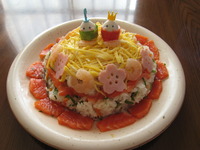 ひな祭り　ちらし寿司のケーキ。