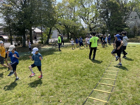 ⚫︎皇子山陸上競技場横広場　例会模様
