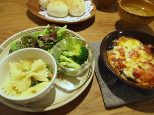 uchi cafe* さんで　『　ワイヤーじかん　』　でした