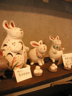 ●　月とあそぶ展　●