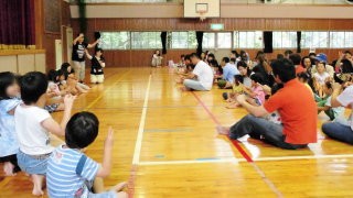 “ニコニコ”手遊び