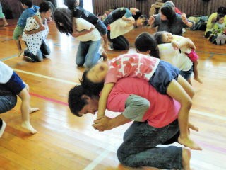 ４才児　背骨の運動