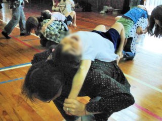 ４才児　背骨の運動
