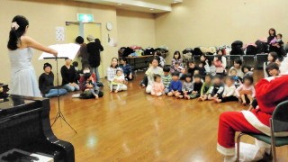 サンタさんのお友達のヴァイオリン演奏