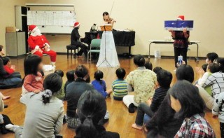 サンタさんのお友達のヴァイオリン演奏