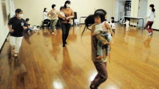 走って止まる