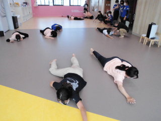 両棲類のハイハイ