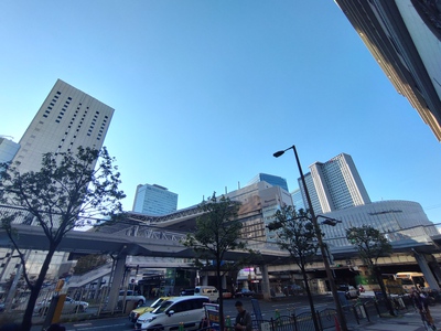 比べてみれば…。