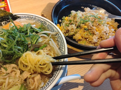 平日炒飯増量無料！