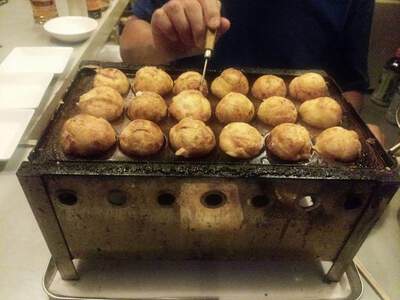 大阪・京橋でたこ焼き。