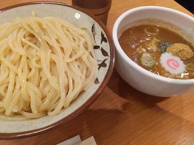 真っ赤な空の彼方に。