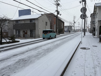 雪降って、逆にスムーズに動けた。