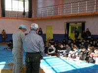 老上小学校の５年生で荒縄を作りました。