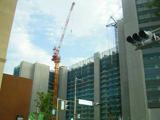 南草津に建築中の大きいマンション