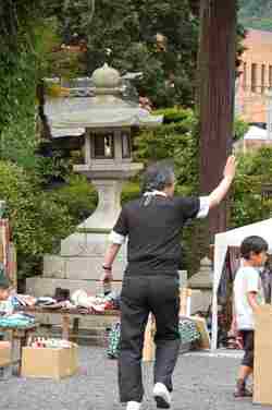信楽：げなげな市