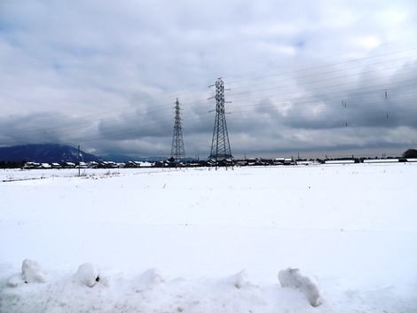 積雪・・まだ残っての一日