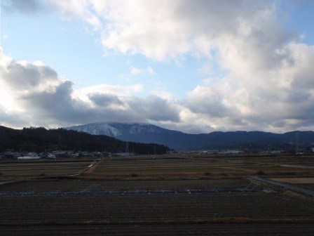日長になって・・琵琶湖・車窓から