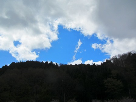 強風も青空も・・虹も