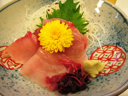 黄菖蒲見て・・川魚料理の「西友さん」