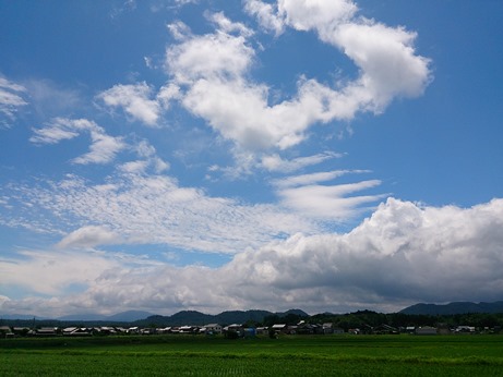 梅雨晴れ・・空