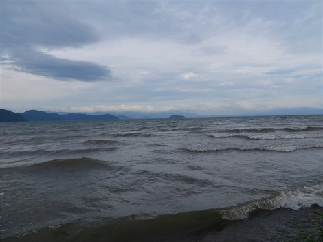 夕景琵琶湖・・波高しでした