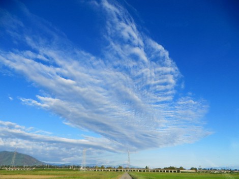 心地よい秋日和だったのに・・台風か！！