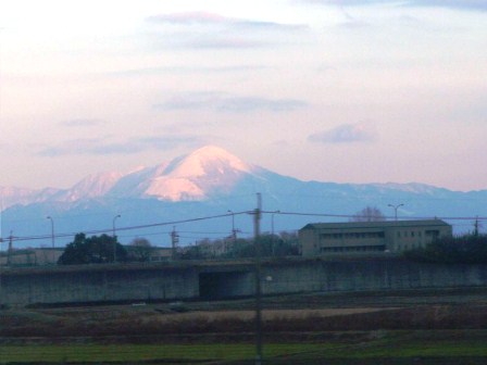 JR湖西線・・車窓から伊吹山